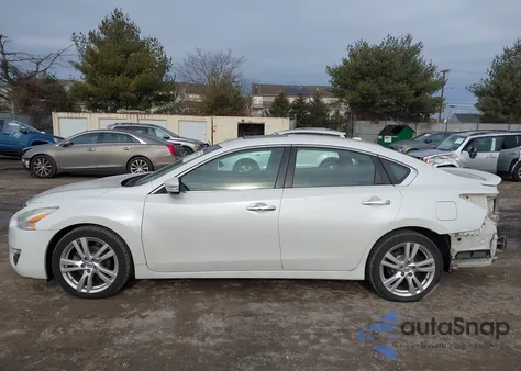 2013 Nissan Altima 3.5 Sv z USA, uszkodzony, nr VIN 1N4BL3AP5DC242158